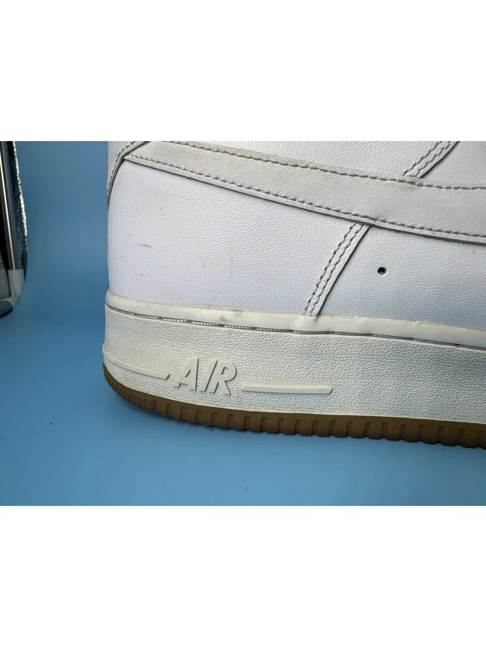 Nike Air Force 1 07 LV8 FB8971-100 White Reflective Swoosh Men Size 13 Gum Sole